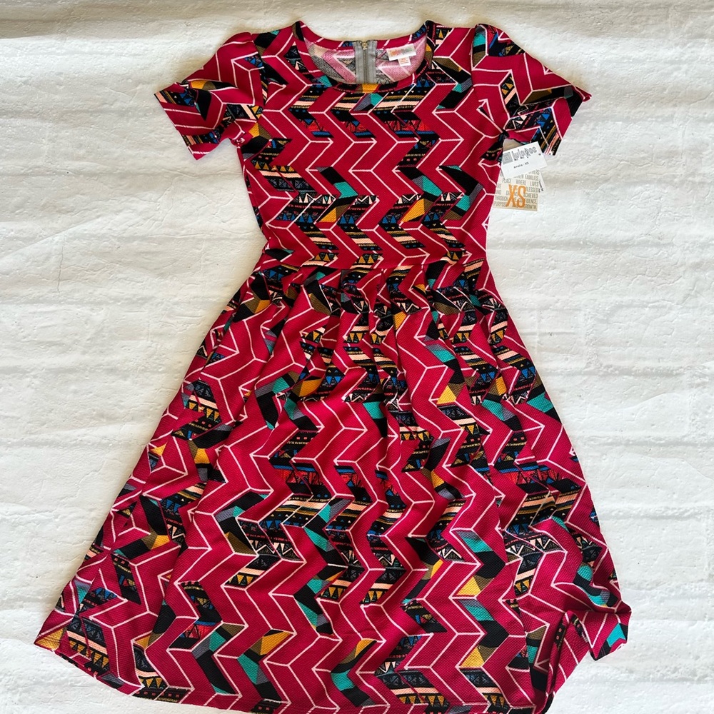✨NWT ✨LuLaRoe Amelia dress XS